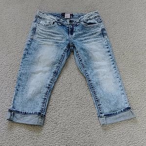 Sz 9 No Boundaries jean capris